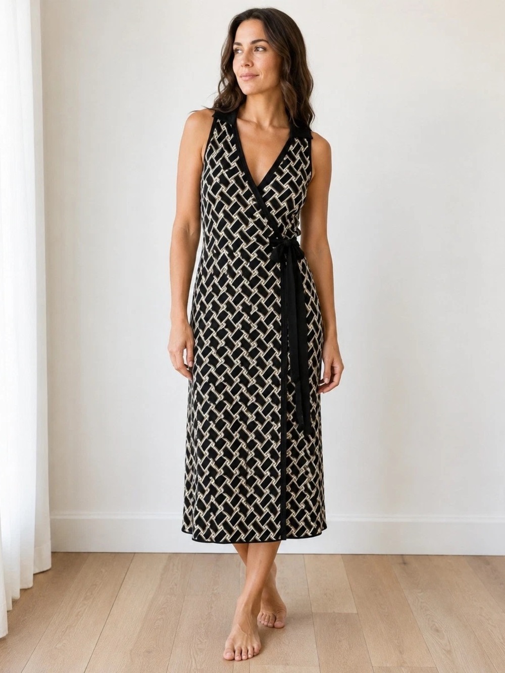 Diane Von Furstenberg Black and Cream Geometric Wrap Midi Dress Size M NWT